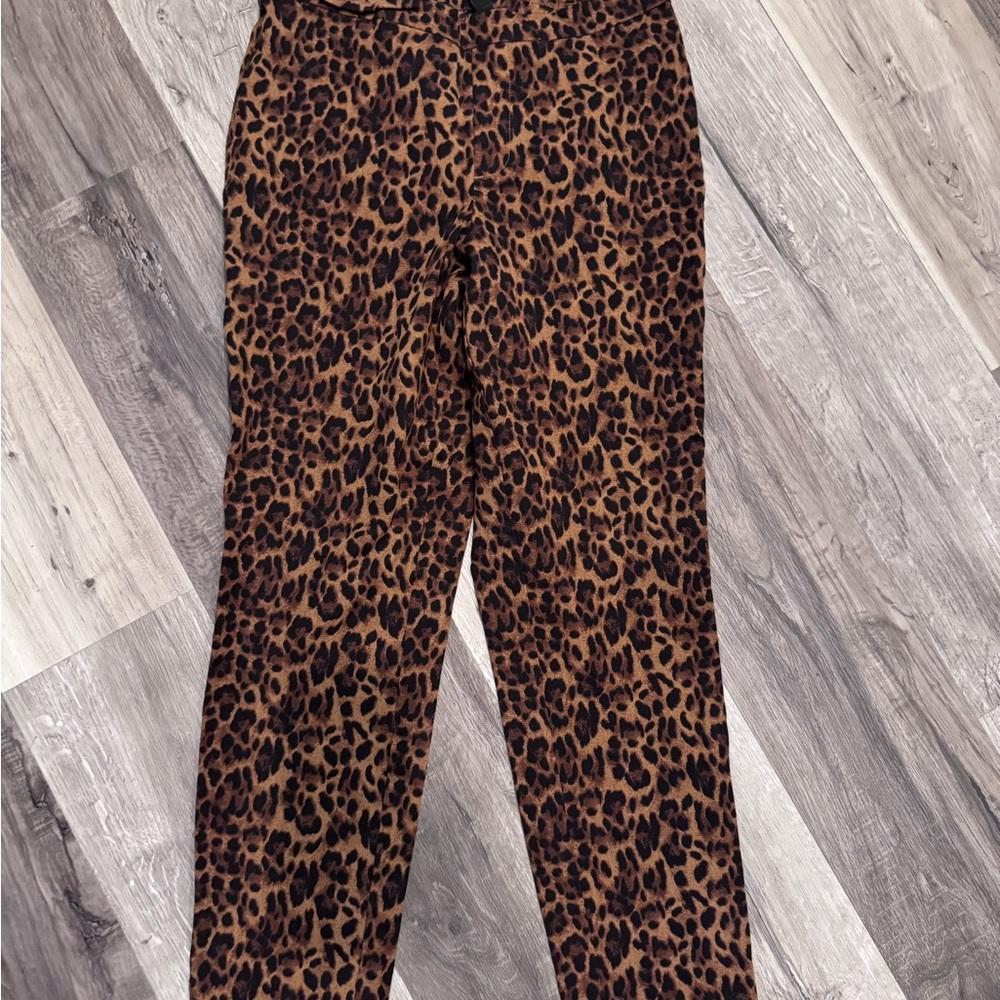 Isaac Mizrahi Leopard Print Pants ….like new!